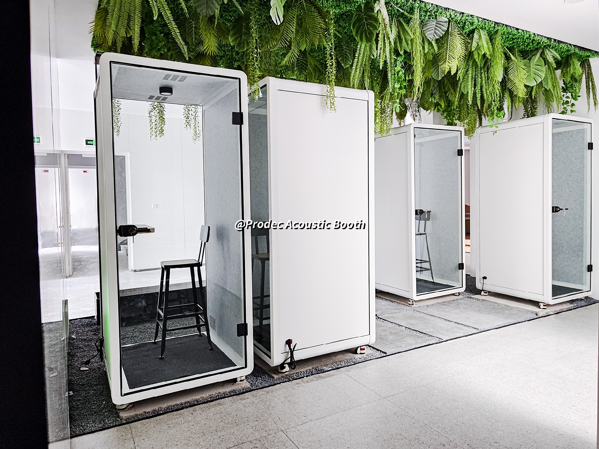 Single-person soundproof booths are highly popular in office projects