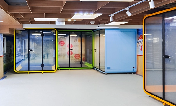 office meeting pods use for Temporary Office in an airport